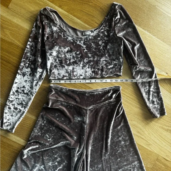 Free People soft Velvet crop top & Wide Leg pants Set Small - Picture 3 of 6